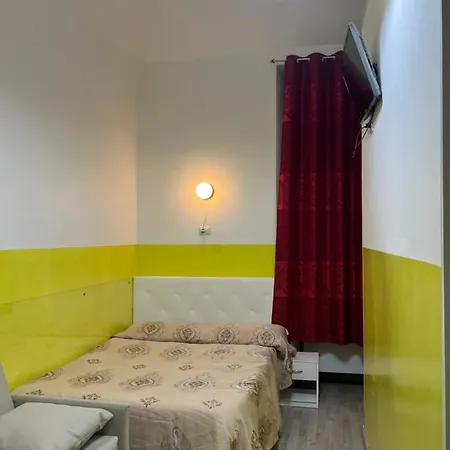Roma Guest House Affittacamere *